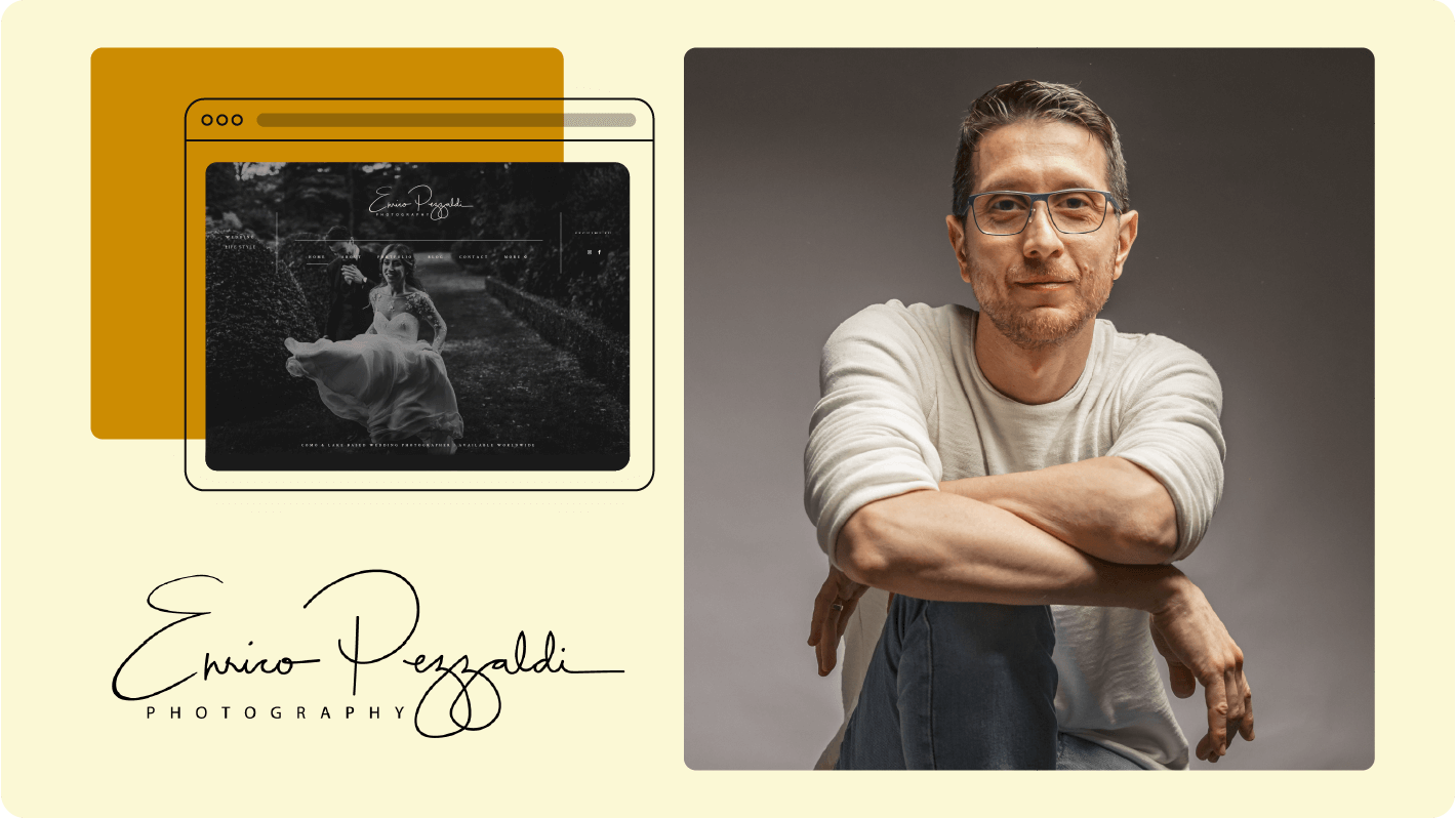 Uomo di mezza età con occhiali, che indossa un maglione bianco con le maniche rimboccate, inginocchiato e sorridente alla fotocamera a destra; sovrapposizione del browser del suo sito web di fotografia con la sua firma sotto a sinistra.