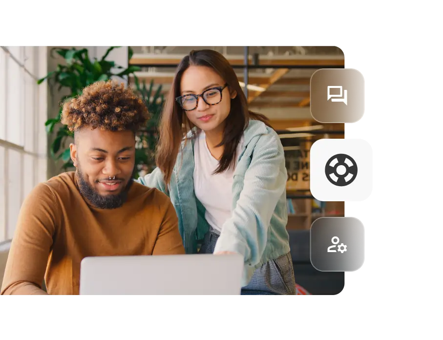 Due professionisti di un’agenzia che collaborano davanti a un computer portatile, con icone di supporto e gestione account, a rappresentare i manager dedicati di SiteGround.
