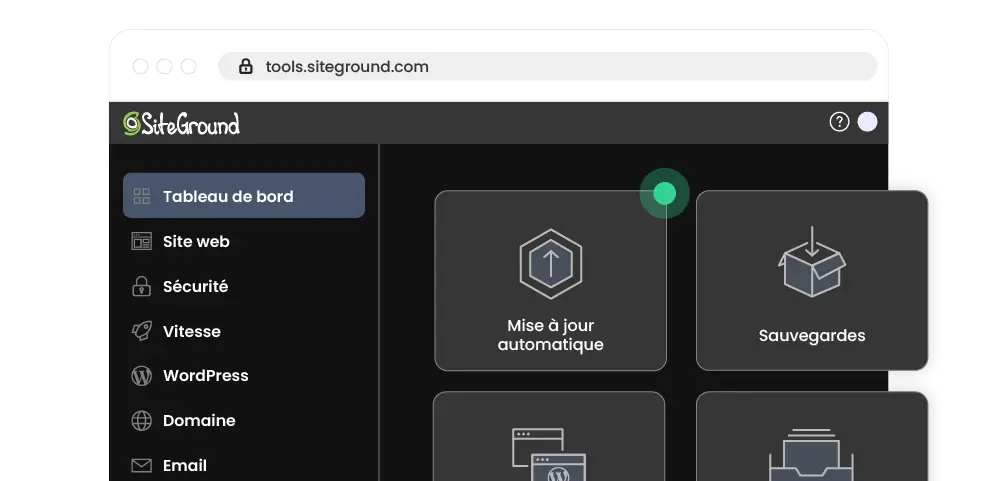 Gros plan sur le panneau de contrôle de l'hébergement SiteGround, Site tools, avec un accent particulier sur les icônes des outils « Mise à jour automatique » et « Sauvegarde ».