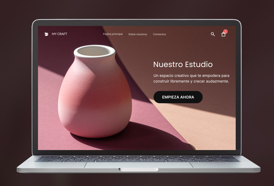 Mockup de portátil moderno mostrando un sitio web minimalista de «My Craft» con estética en rosa suave, destacando la flexibilidad de diseño del SiteGround Website Builder.
